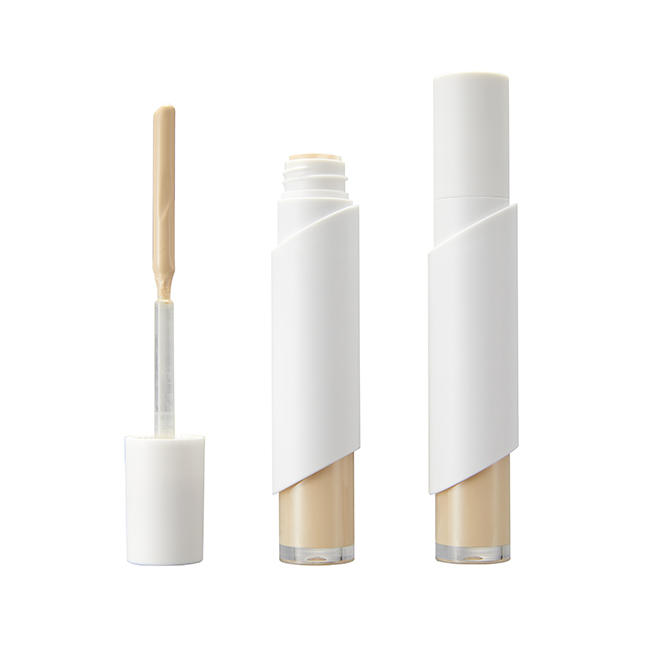 HYDRATING LONG-WEAR CONCEALER